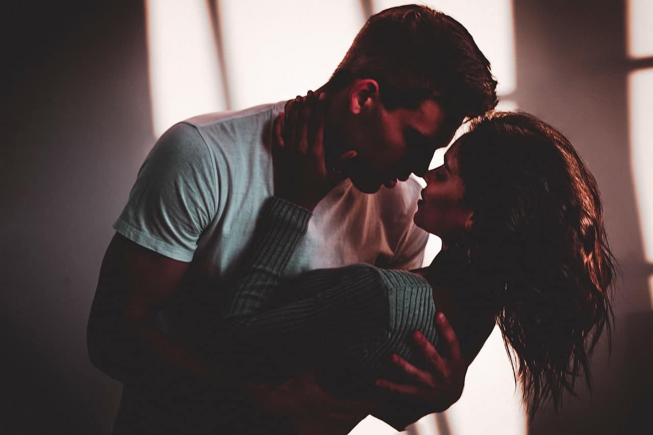 passion, couple, pair-4296544.jpg